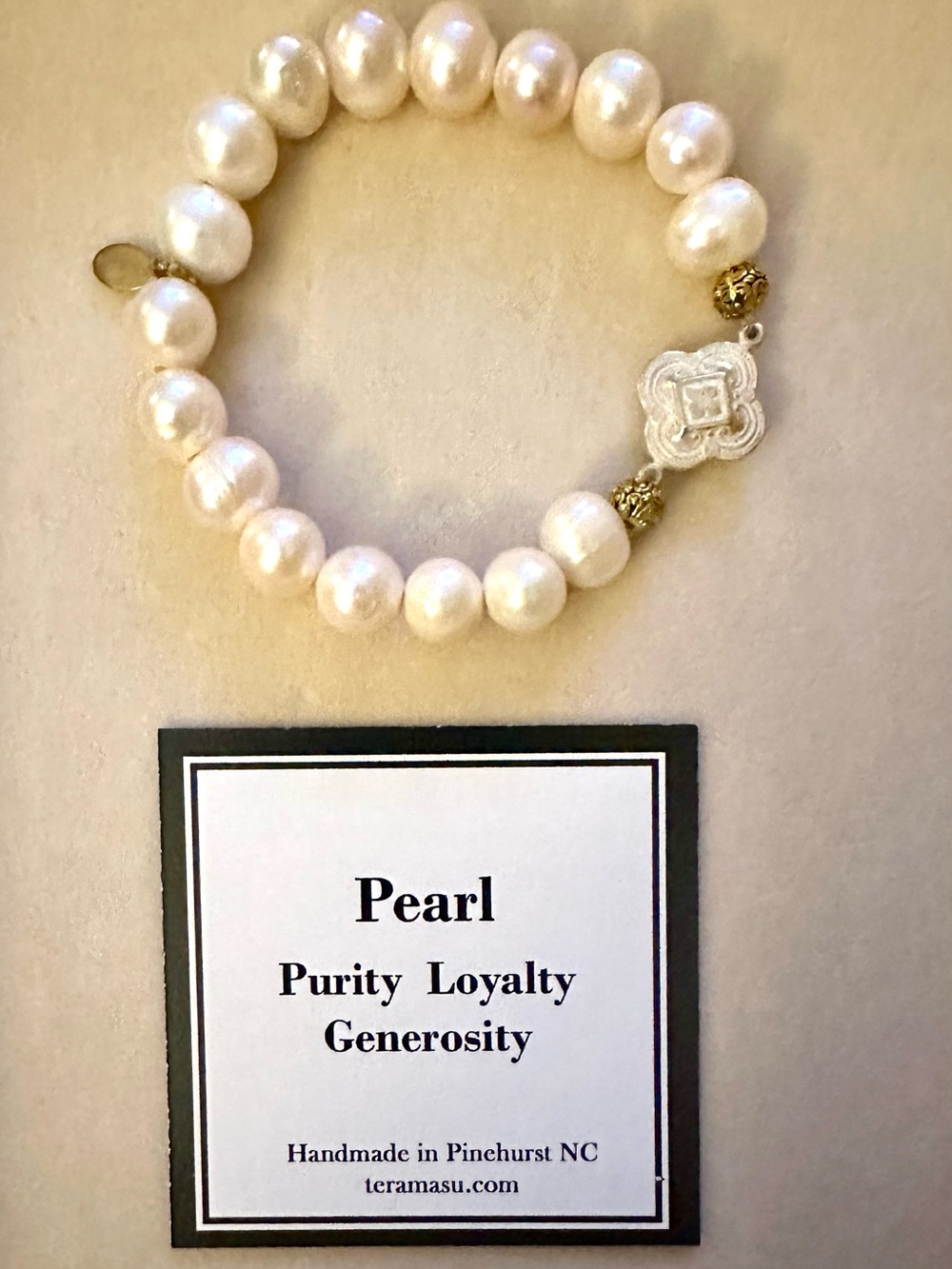 Teramasu Hand Made Pearl Stretch Bracelet with Gold Accents